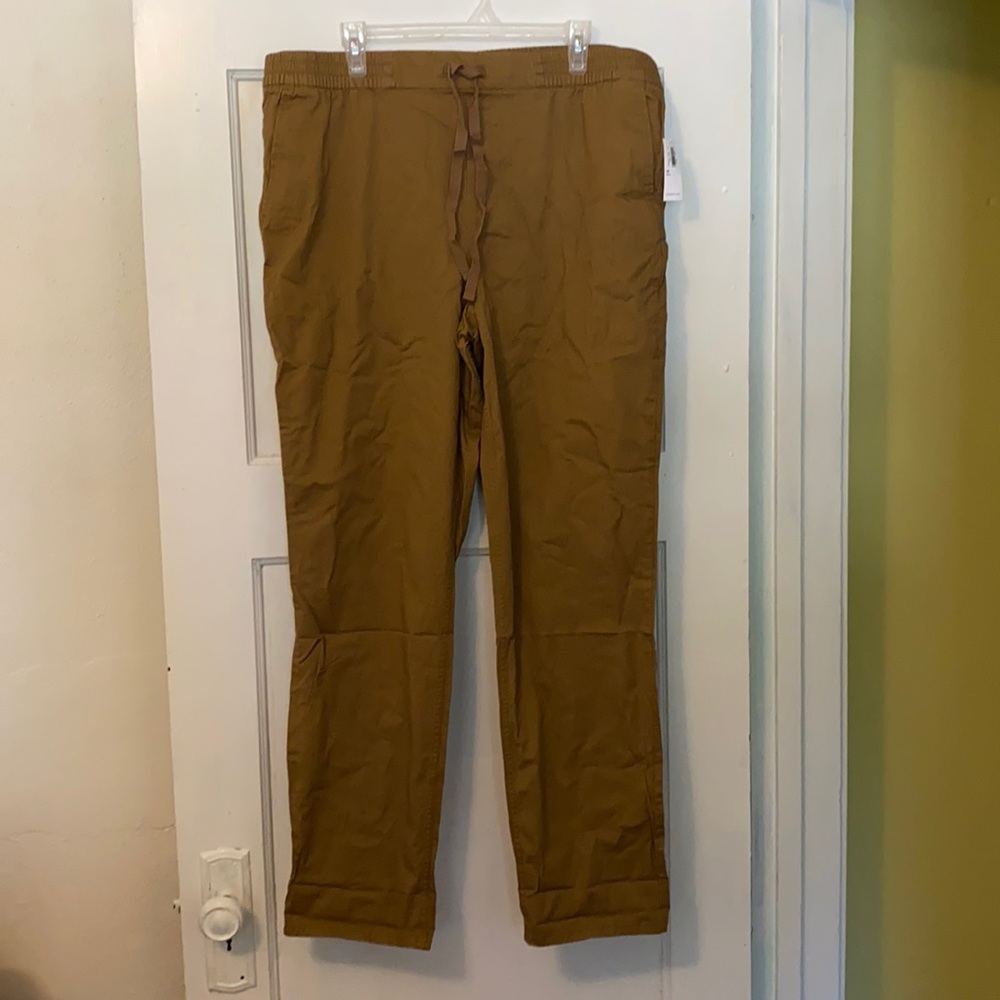 NWT Old Navy 16 Tall Pull-On Chinos